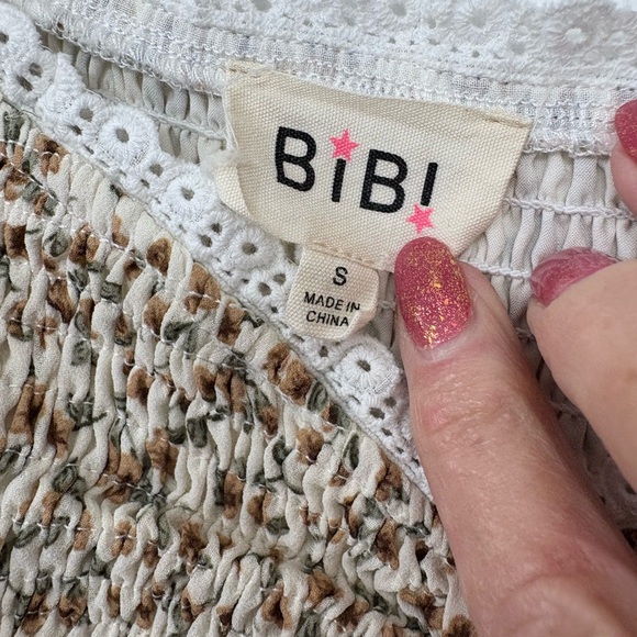 BiBi Cream and Brown Floral Blouse with Lace Accents - Picture 3 of 4